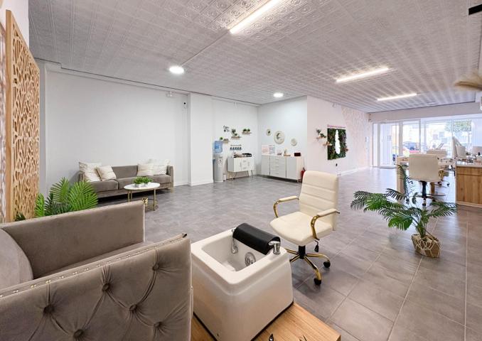 TRASPASO CENTRO DE ESTETICA EN LA POBLA DE VALLBONA photo 0