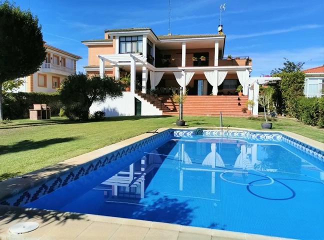 Unifamiliar En venta en Las Vaguadas, Badajoz photo 0