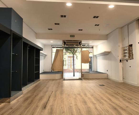 Oficina En venta en Centro, Badajoz photo 0