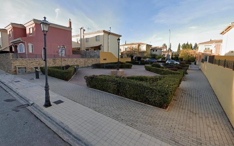 CASA PAREADA EN HUETOR VEGA photo 0