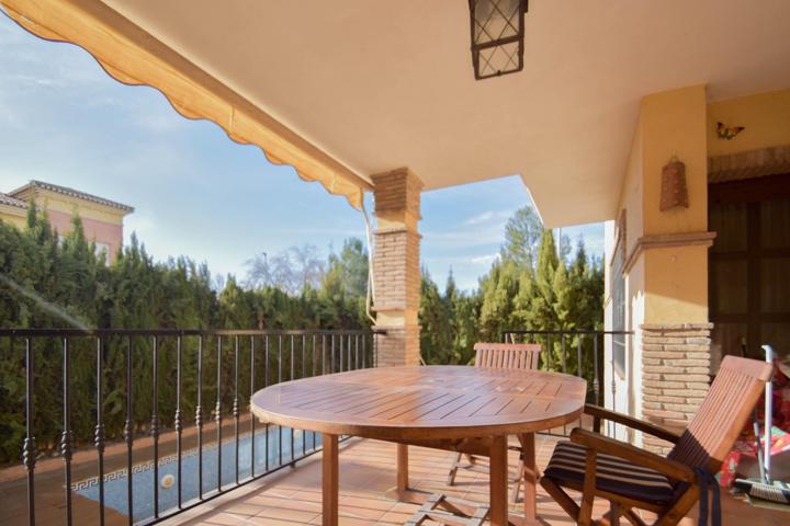 Excepcional Chalet Independiente en Maracena con piscina privada photo 0