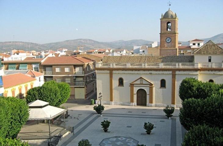 ADOSADO OCUPADO POR PERSONA SIN JUSTO TÍTULO EN HUETOR TAJAR photo 0