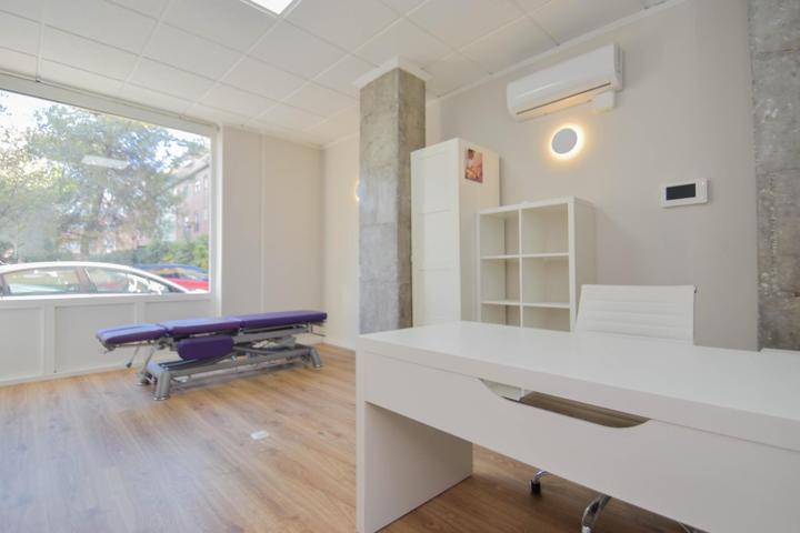 Local Comercial con 2 escaparates a fachada photo 0