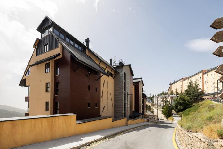 Apartamento en Sierra Nevada con garaje y taquilla photo 0