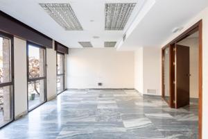 Magnifico piso u oficina en pleno centro de Granada. photo 0