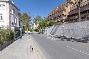 Exclusiva Vivienda en Urbanización Privilegiada en el Barranco del Abogado, Granada photo 0
