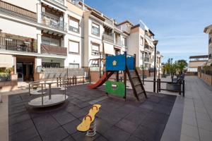 PISO CON TERRAZA Y PARKING EN RESIDENCIAL NIZA - ALHENDIN photo 0