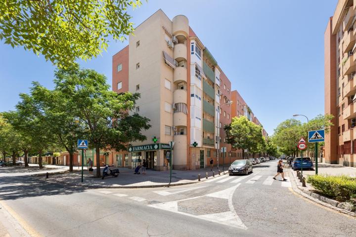 BONITO PISO CON GRAN TERRAZA EN C-PADRE CLARET ,GRANADA (VPO) photo 0