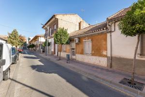 Venta de casa a reformar en Armilla (Granada) photo 0