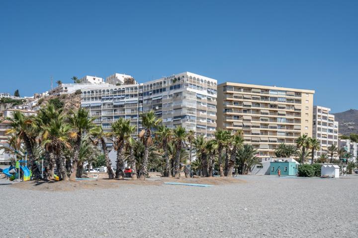 Exclusivo Piso en Primera Línea de Playa – Paseo de Velilla, Almuñécar photo 0