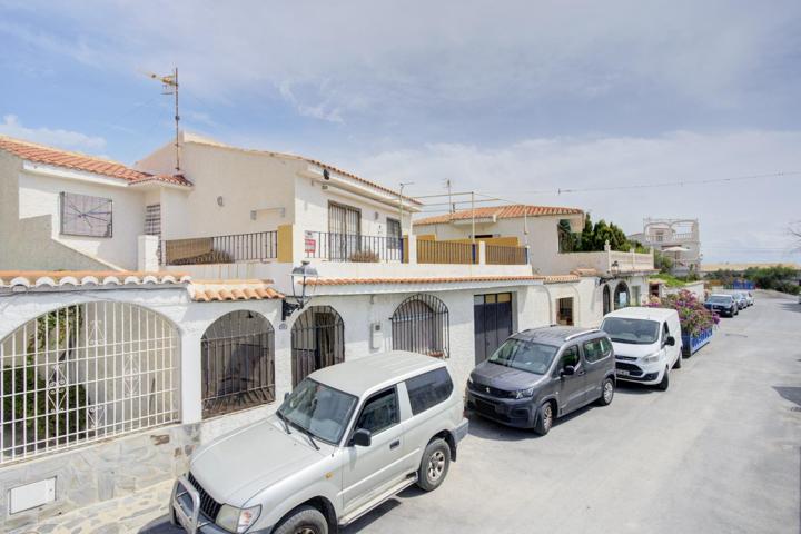 PRECIOSA CASA CON IMPRESIONANTES VISTAS AL MAR EN CASARONES (RUBITE) photo 0