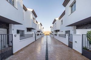 ¡ÚLTIMA VIVIENDA A LA VENTA! Adosada-Pareada en Gójar photo 0