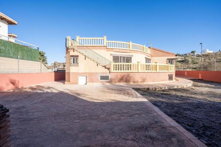 ¡Descubre tu hogar ideal en La Zubia, Granada! photo 0