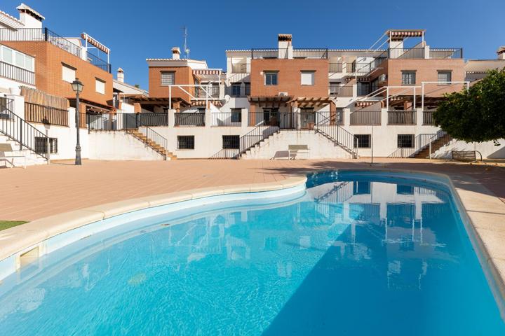 🏡 Casa adosada con piscina y pádel en Urb. Llanos de Silva photo 0