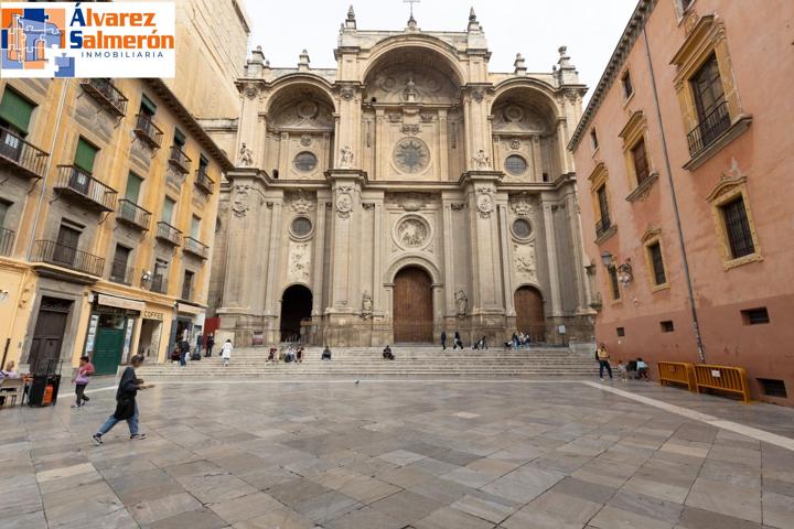 ¡Oportunidad única en el corazón de Granada! photo 0