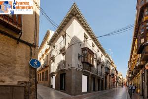 VENTA DE EDIFICIO SINGULAR EN RENTABILIDAD, ESQUINA SAN MATIAS-NAVAS photo 0