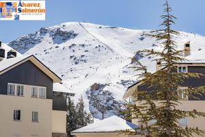 ¡MAGNIFICO APARTAMENTO CON PLAZA DE GARAJE CERRADA EN SIERRA NEVADA! photo 0