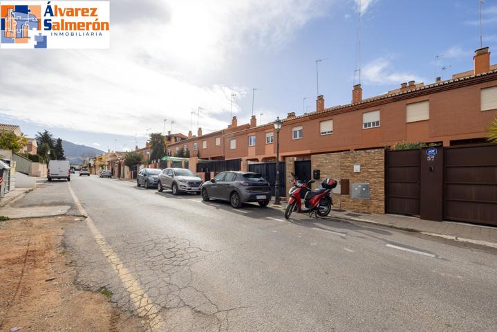 Tu hogar ideal en Huétor Vega: luz, espacio y tranquilidad photo 0