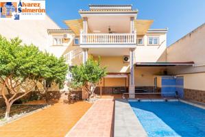 🏡 ¡Espectacular chalet adosado en Santa Fe – Vega de Granada! photo 0