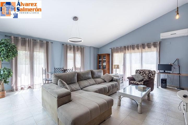 EXCLUSIVIDAD, ESPACIO Y LUJO EN CORTIJO DE SAN JAVIER – ¡UN CHALET ÚNICO! photo 0