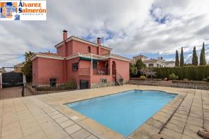 CHALET EN VIÑAS DEL REY, OTURA photo 0