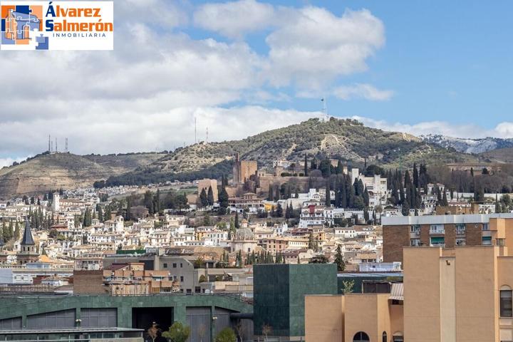 Exclusivo ático en Parque de las Infantas: luz, vistas y posibilidades infinitas photo 0