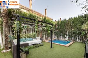 Exclusivo Chalet Pareado con Licencia Turística y Piscina Privada: Tu Paraíso Personal photo 0