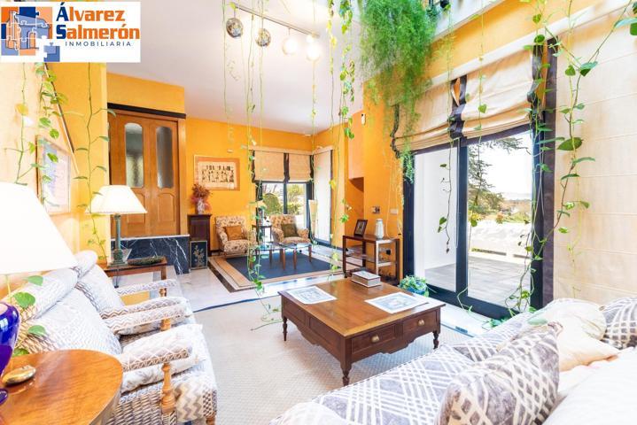 Exclusiva vivienda en El Serrallo con jardín, apartamento independiente y espectaculares vistas photo 0