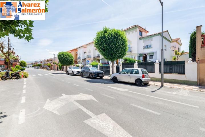 🏡 Tu nuevo hogar en Churriana de la Vega: amplitud, comodidad y una zona exterior de ensueño photo 0