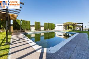 CASA EN LAS GABIAS, URB. PRIVADA CON PISCINA Y ZONAS VERDES photo 0