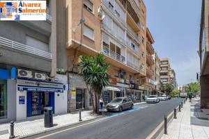Piso reformado con ascensor en Motril. photo 0