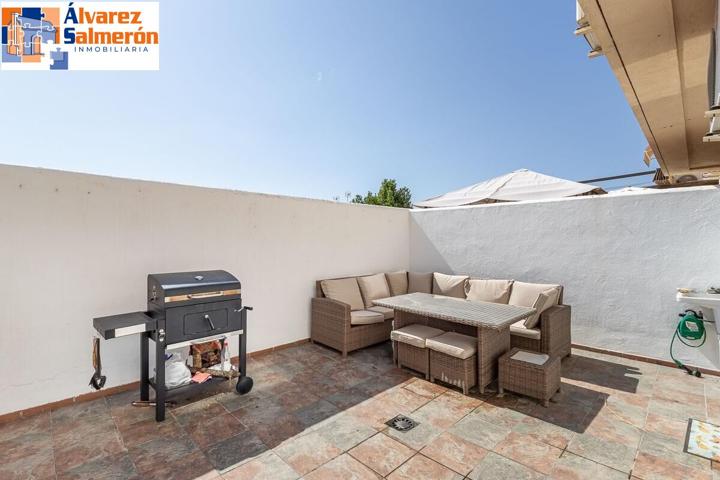 ¡Tu casa ideal te espera en Los Ogíjares! Tranquilidad, vistas y espacio para toda la familia photo 0