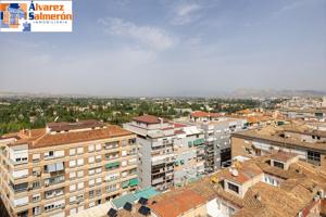 Piso en Camino de Ronda con vistas inmejorables. photo 0