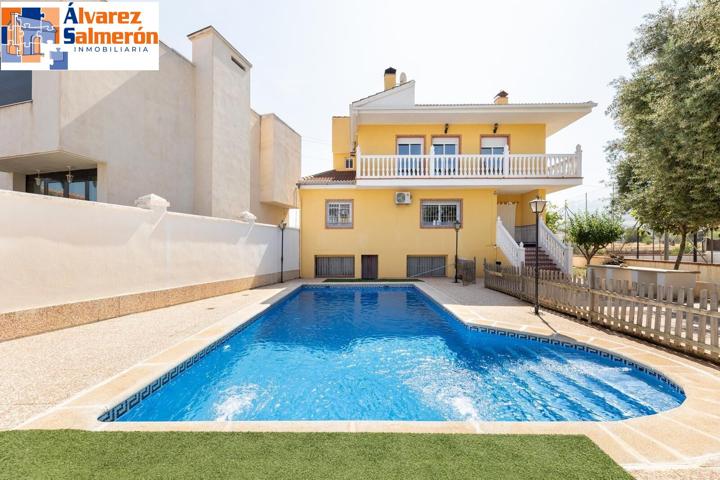 Amplio Chalet con piscina, pista deportiva y vistas en Ogíjares. photo 0