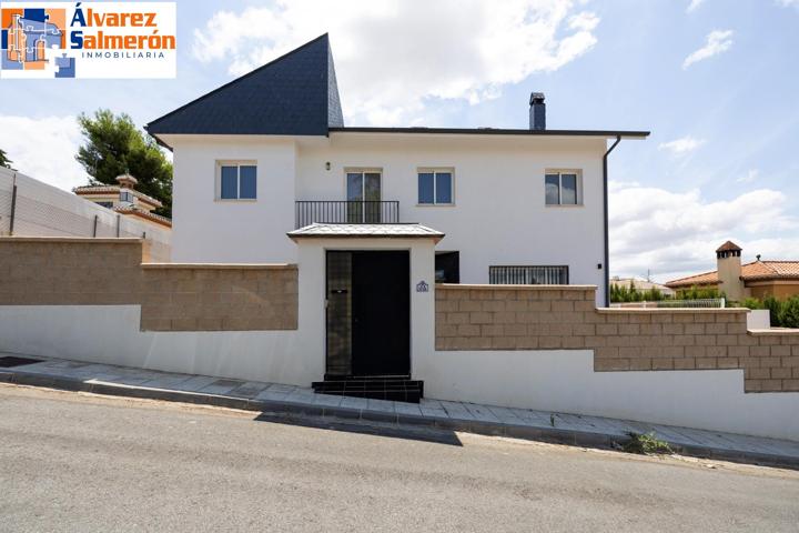 EXCLUSIVO CHALET CON PISCINA , VEN A VISITARLO. photo 0