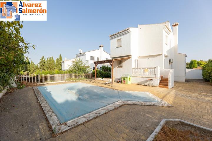 Chalet con gran parcela y piscina en Loma Verde, Albolote photo 0