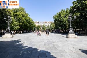 Piso En venta en Centro, Granada photo 0