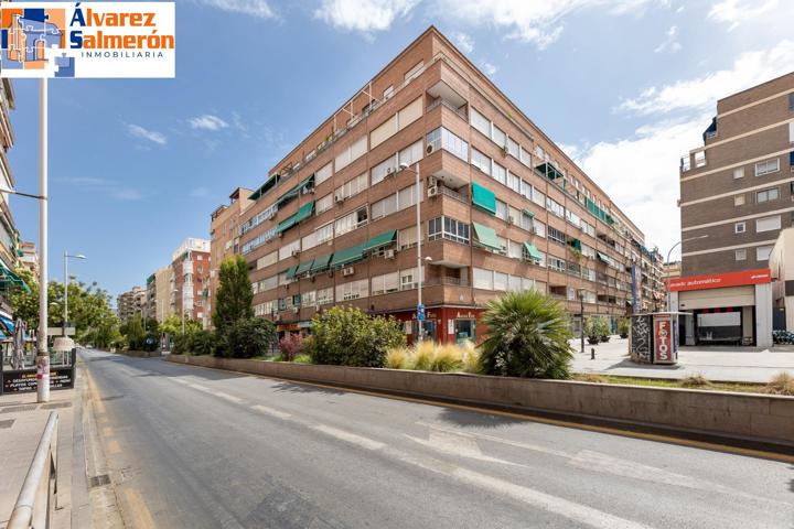 Amplio piso en Camino de Ronda, junto a Plaza Einstein photo 0