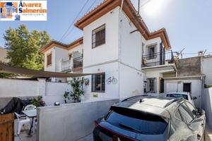 🏡 Casa adosada en Peligros photo 0