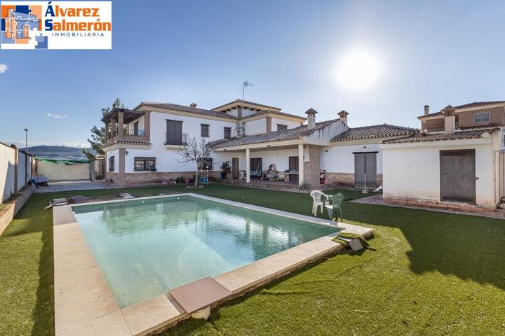 CHALET EN URBANIZACIÓN ENTRE ALAMOS (PANTANO DE CUBILLAS) photo 0