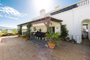 FANTASTICO PISO CON TERRAZA JUNTO AL MAR photo 0