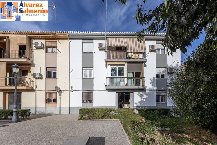 ¡GRAN OPORTUNIDAD EN UNA DE LAS ZONAS MÁS TOP DE GRANADA! photo 0