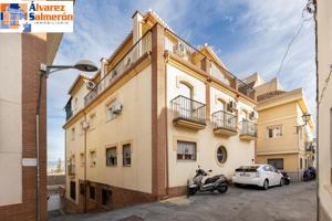 Piso de 3 habitaciones en Barrio de Monachil. photo 0