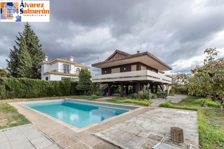 Gran casa con parcela y piscina en Cájar photo 0
