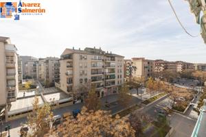 ¡FANTÁSTICO PISO JUNTO A CARRETERA DE MÁLAGA! photo 0