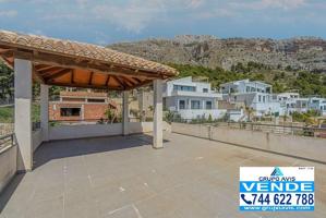 Chalet independiente en venta en Altea photo 0