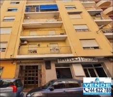 Local comercial de 182 m2 en el centro de Oliva photo 0