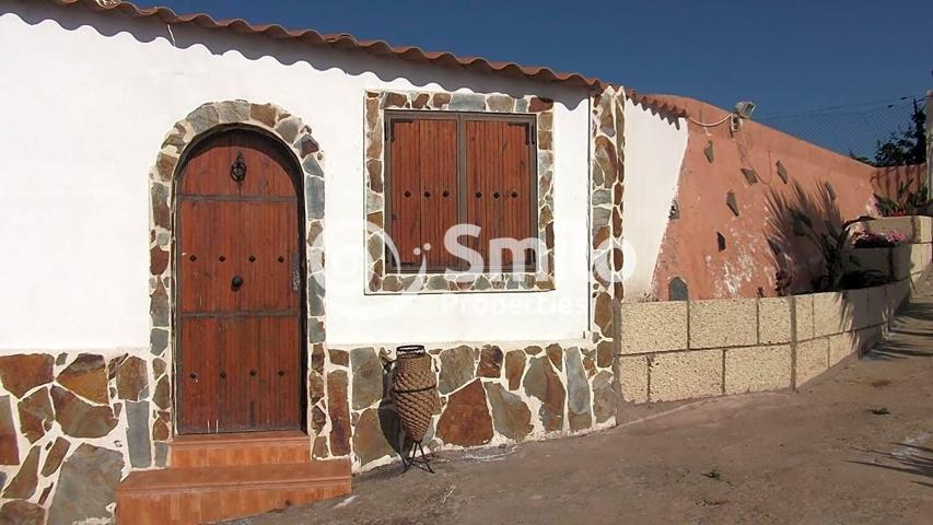 Maravillosa propiedad con una decoración preciosa y un terreno cultivable de nada menos que de 6.000 m2 photo 0