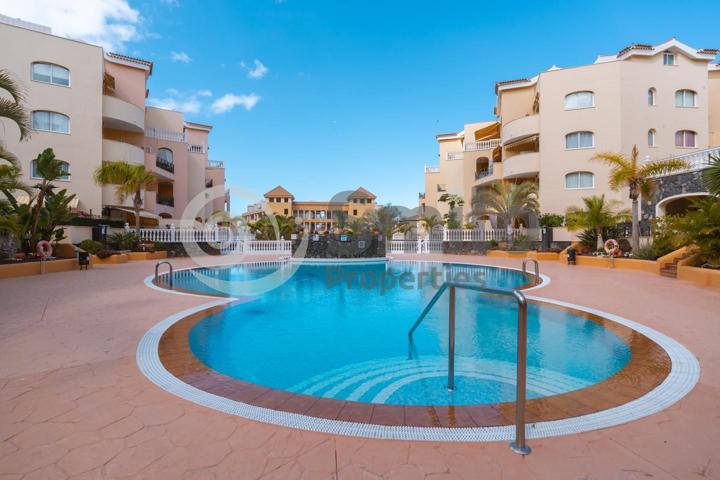 ¡Oportunidad única en Los Cristianos! Espectacular Ático Dúplex con impresionantes vistas al mar photo 0