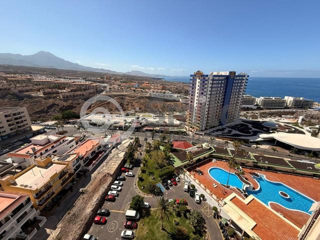¡Vive en el paraíso! Espectacular apartamento reformado de lujo en Playa Paraíso con vistas impresionantes al mar photo 0